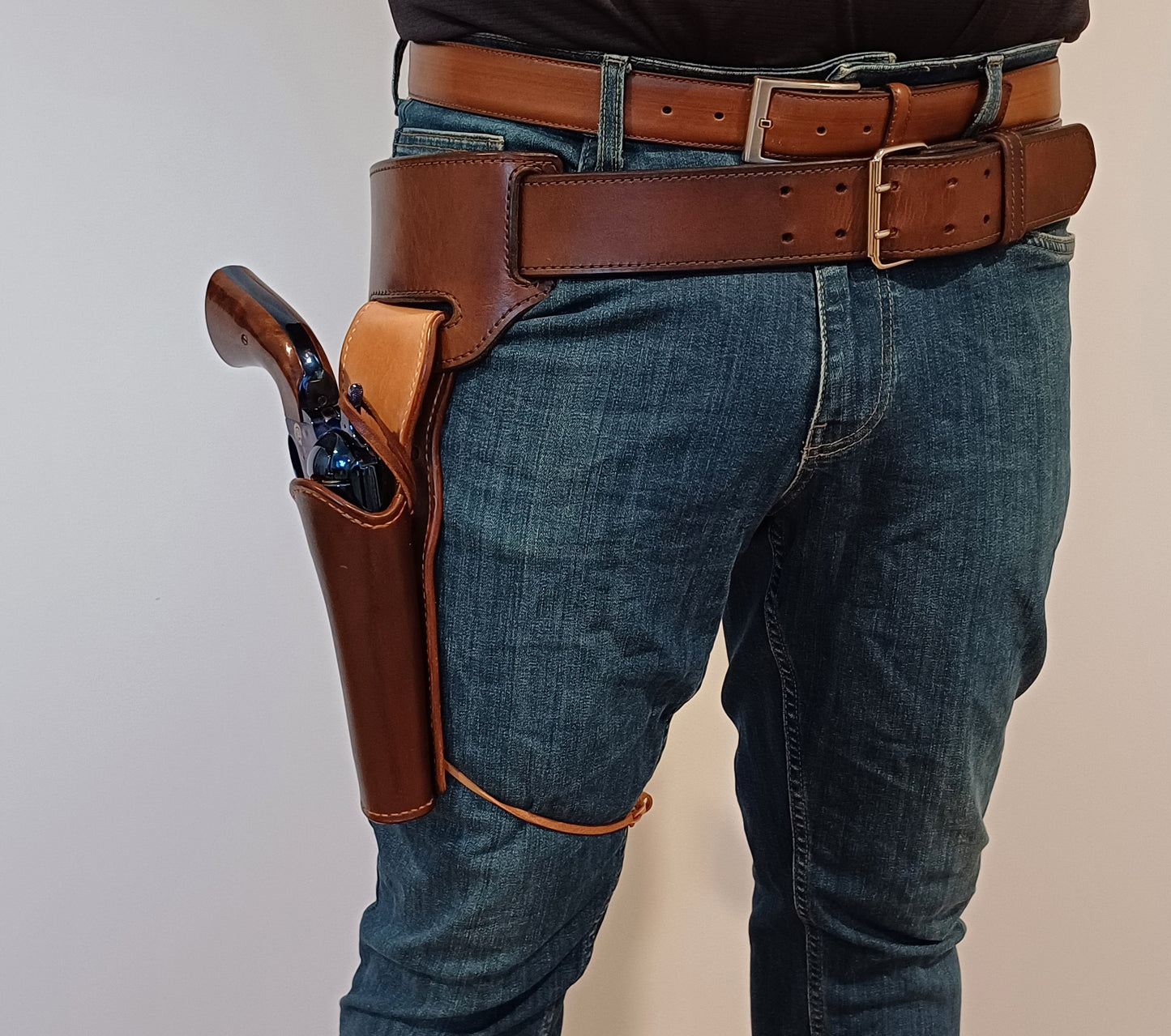 leather holster for single action revolvers Colt clones Western style, custom barrel Fast Draw  (Made to order)