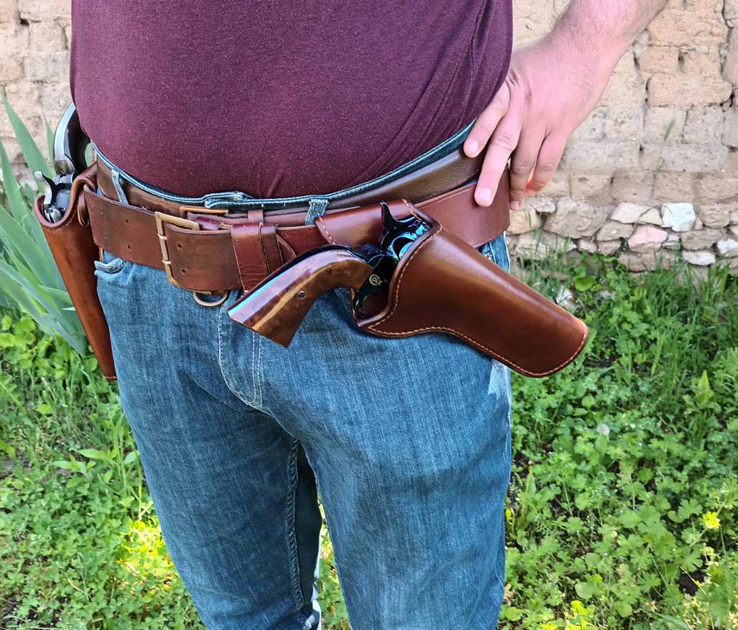 Leather Holster For Single Action Revolvers Colt SAA Ruger Pietta U Leather Holster For Single Action Revolvers Colt SAA Ruger Pietta U