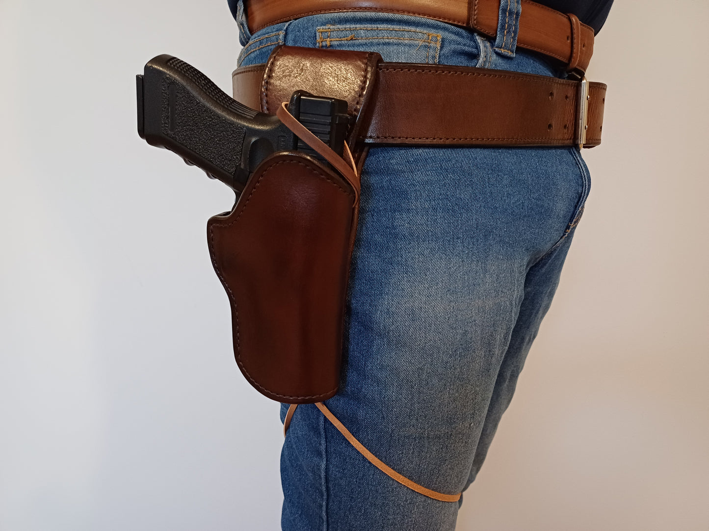 Leather Holster for Glock 17, 19, 21 Western style with leg tie (Made to order)
