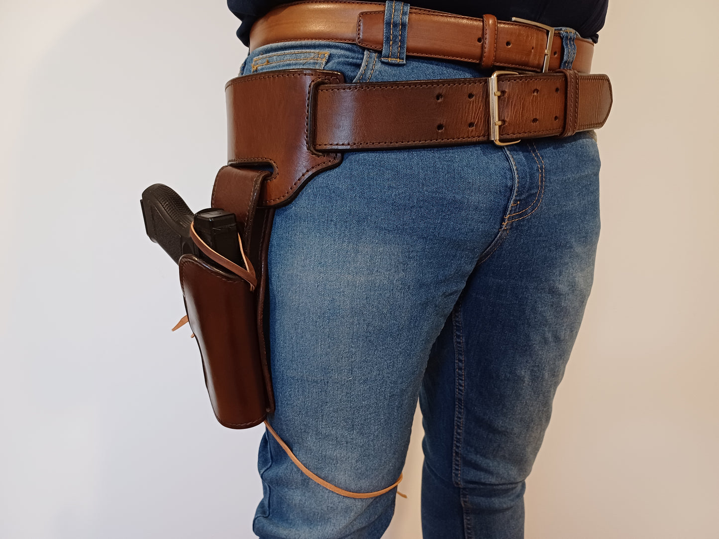 Leather Holster for Glock 17, 19, 21 Western style with leg tie (Made to order)